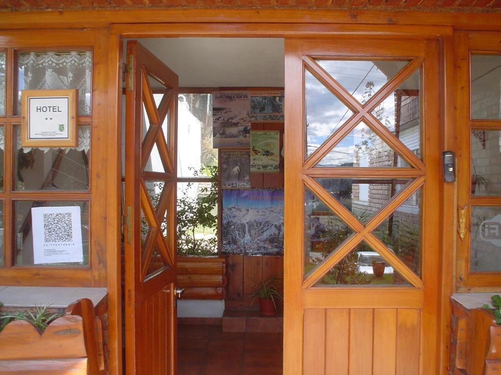 Hosteria Nuevo Pinar San Carlos de Bariloche Esterno foto